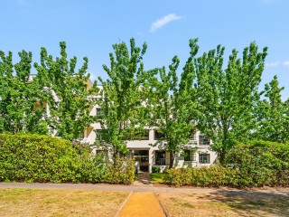 Stylish Two-Bedroom Apartment in Griffith