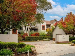Stylish Two-Bedroom Apartment Moments from Canberra Hospital